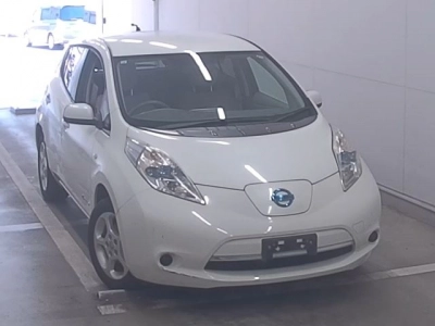 NISSAN LEAF