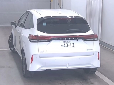 NISSAN AURA