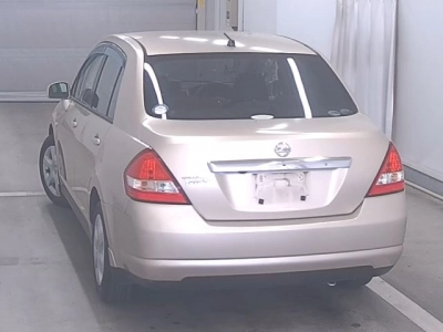 NISSAN TIIDA LATIO