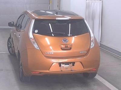 NISSAN LEAF
