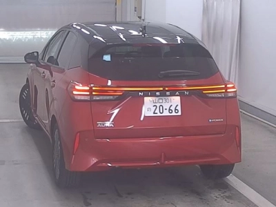 NISSAN AURA
