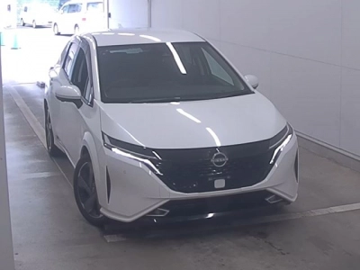 NISSAN AURA