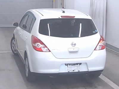 NISSAN TIIDA