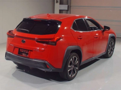 LEXUS UX