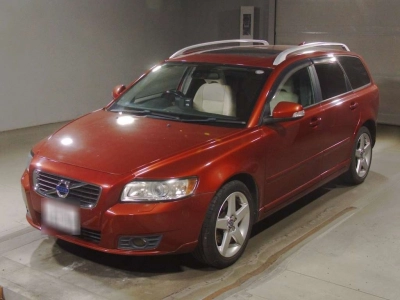 VOLVO V50