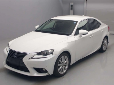 LEXUS IS