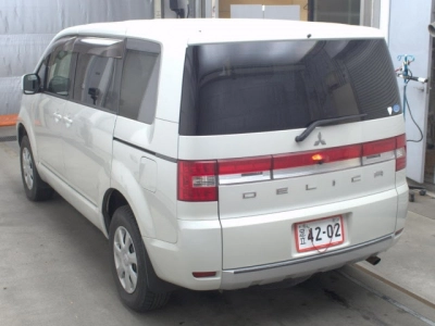 MITSUBISHI DELICA D:5