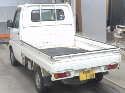 NISSAN CLIPPER TRUCK