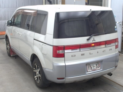 MITSUBISHI DELICA D:5
