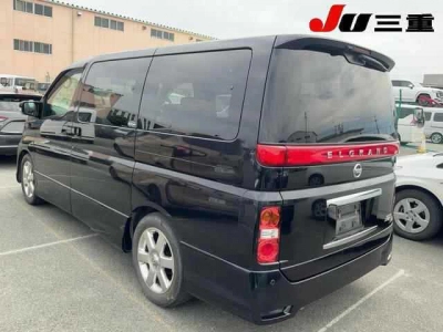 NISSAN ELGRAND