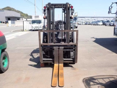NISSAN  FORKLIFT 