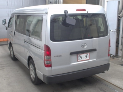 TOYOTA HIACE WAGON
