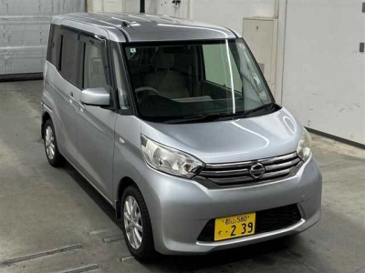 NISSAN DAYZ ROOX
