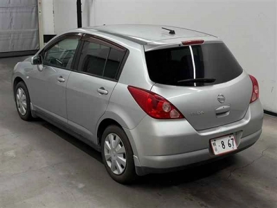NISSAN TIIDA