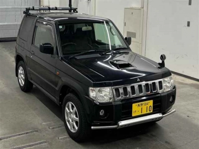 MITSUBISHI PAJERO MINI