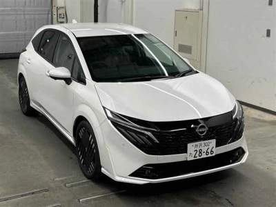 NISSAN AURA