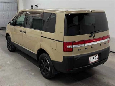 MITSUBISHI DELICA D:5