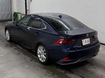 LEXUS IS
