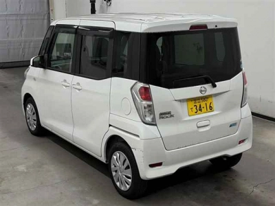 NISSAN DAYZ ROOX