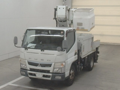 MITSUBISHI CANTER