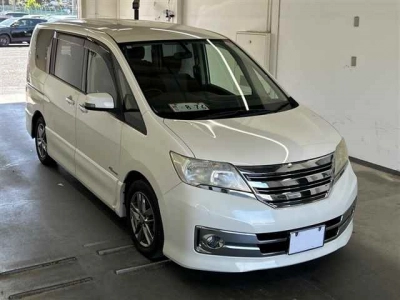 NISSAN SERENA