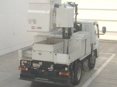 MITSUBISHI CANTER