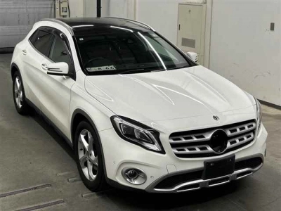 MERCEDES BENZ GLA
