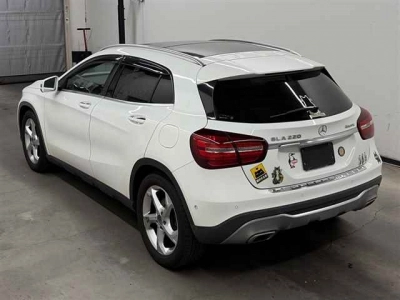 MERCEDES BENZ GLA