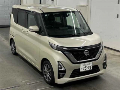 NISSAN ROOX