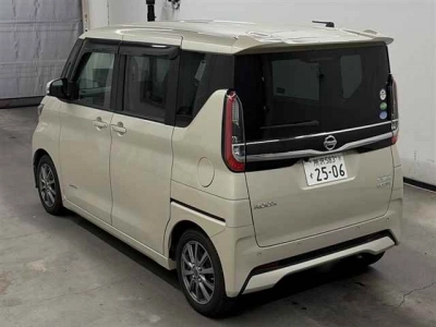 NISSAN ROOX