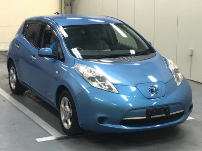 NISSAN LEAF