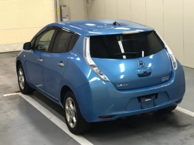 NISSAN LEAF