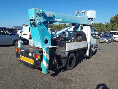 MITSUBISHI CANTER