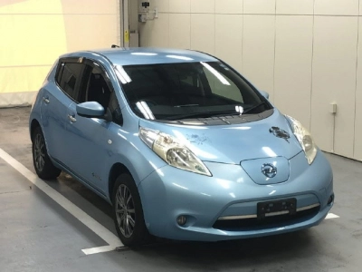 NISSAN LEAF
