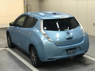 NISSAN LEAF