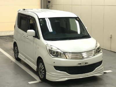 MITSUBISHI DELICA D:2