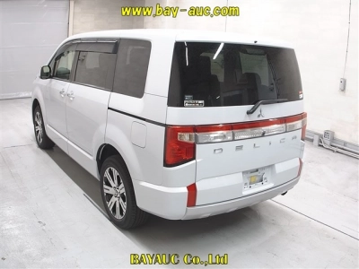 MITSUBISHI DELICA D:5