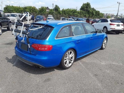 AUDI S4 AVANTE