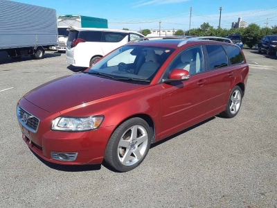 VOLVO V50