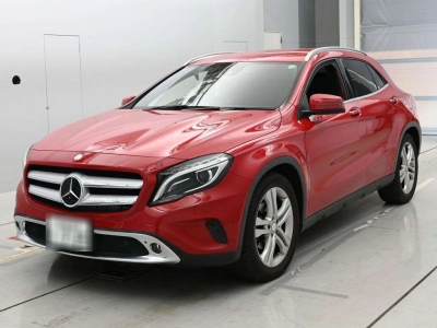 MERCEDES BENZ GLA