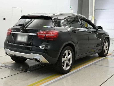 MERCEDES BENZ GLA