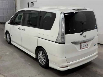 NISSAN SERENA