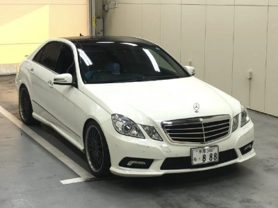 MERCEDES BENZ E CLASS