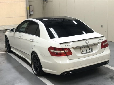 MERCEDES BENZ E CLASS