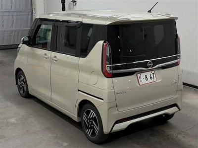 NISSAN ROOX