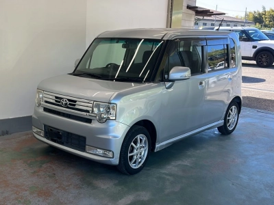 TOYOTA PIXIS SPACE