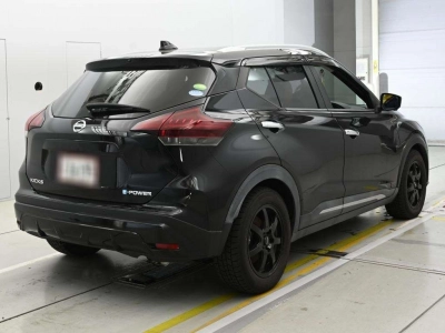 NISSAN KICKS