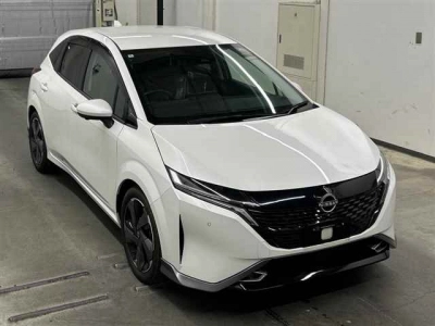 NISSAN AURA