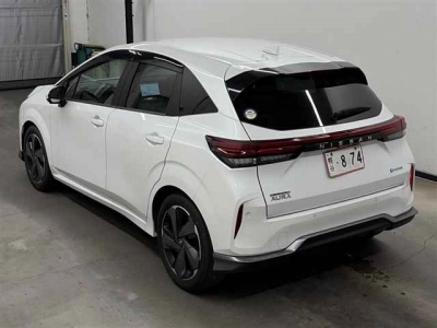 NISSAN AURA