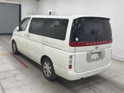 NISSAN ELGRAND